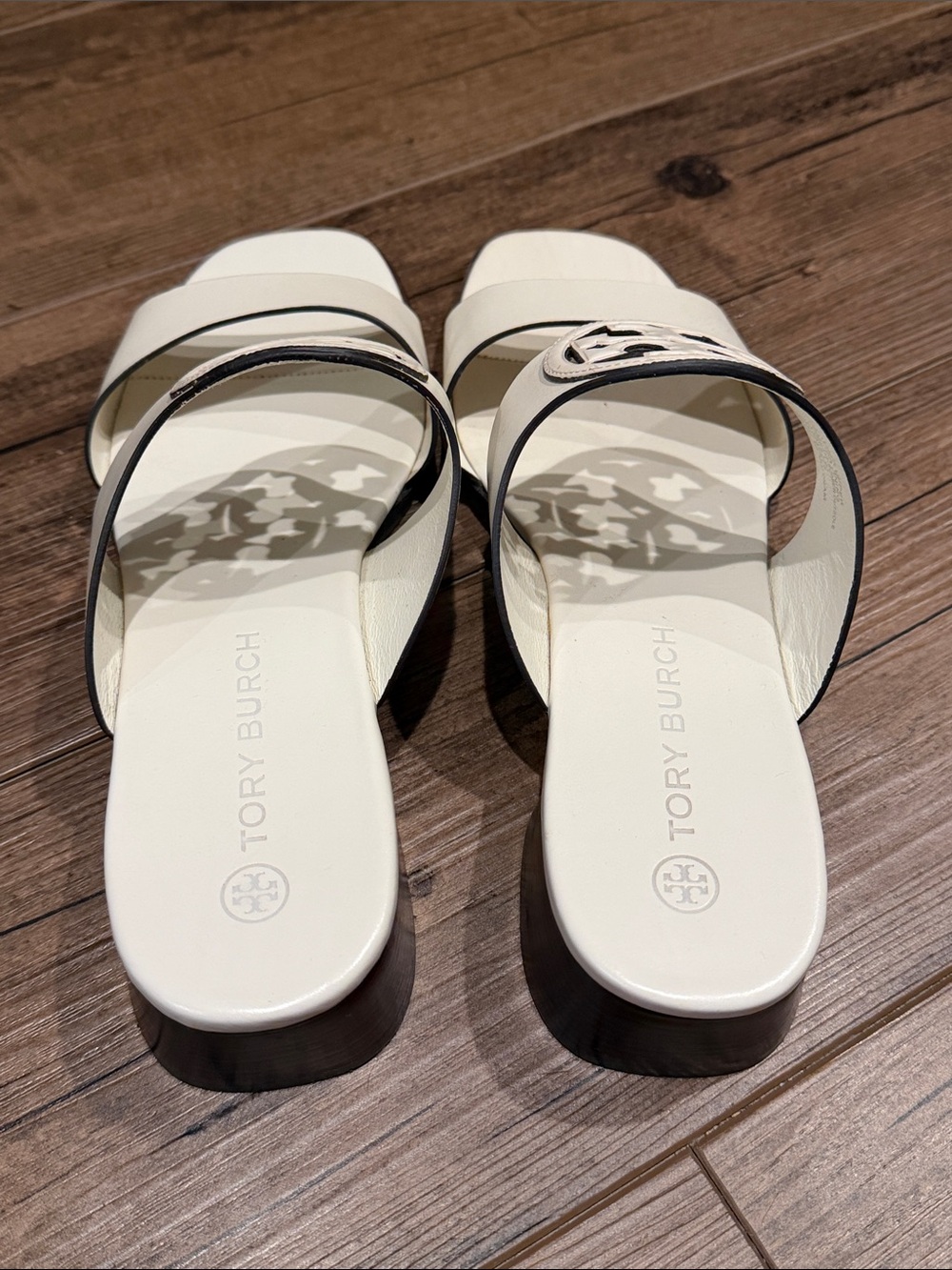 Tory Burch white Leather Slide Sandals with Logo Cutout - Picture 2 of 4